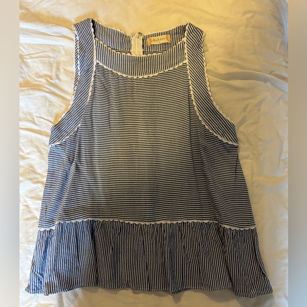 super cute summer top, size small